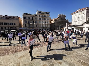 Le partite Iva in piazza contro il governo Conte a Sanremo 23