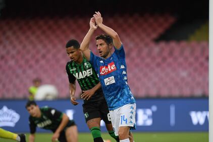 Il Napoli manda ko il Sassuolo: le immagini più belle della serata del San Paolo 9