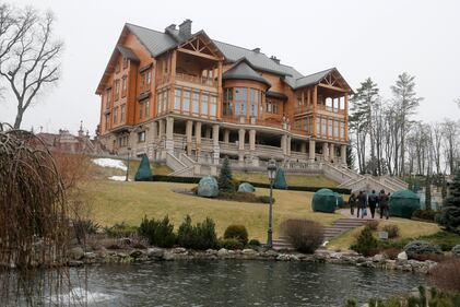 La villa faraonica di Yanokovich 3