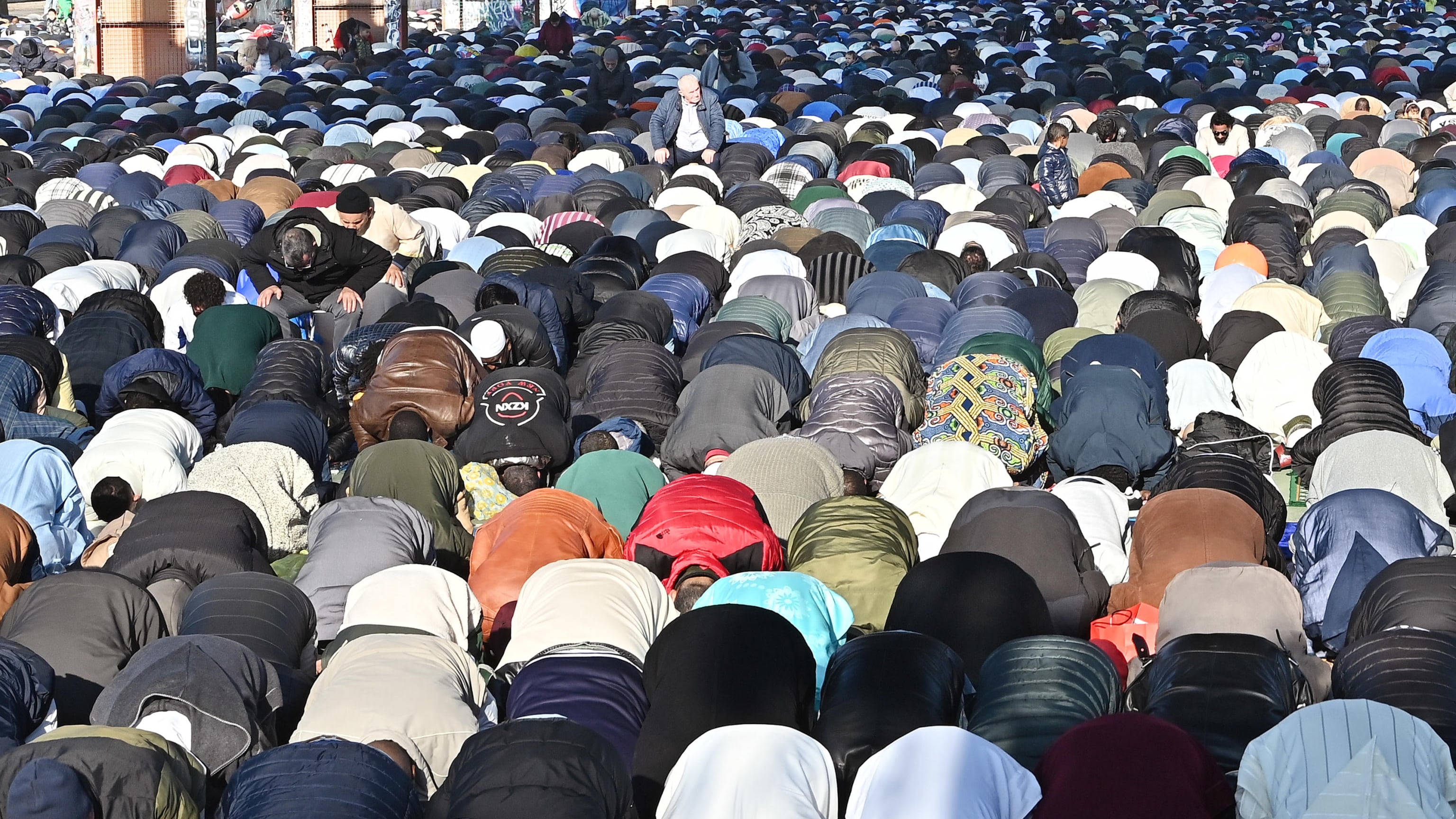 "C'è il Ramadan". E il Comune chiude la strada tutte le sere