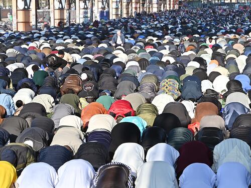 "C'è il Ramadan". E il Comune chiude la strada tutte le sere