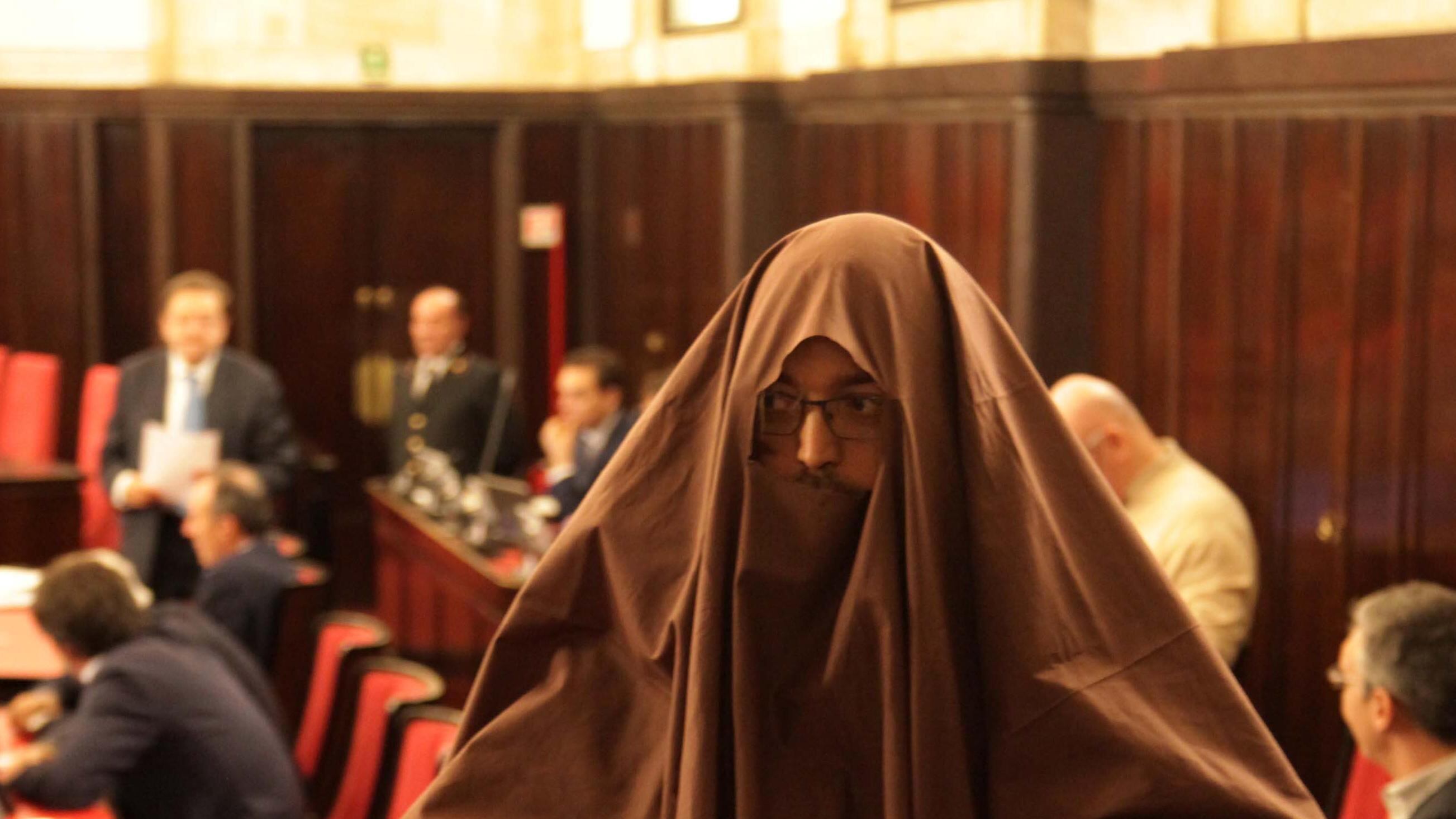Dalla moschea al Leoncavallo: le grane del Pd