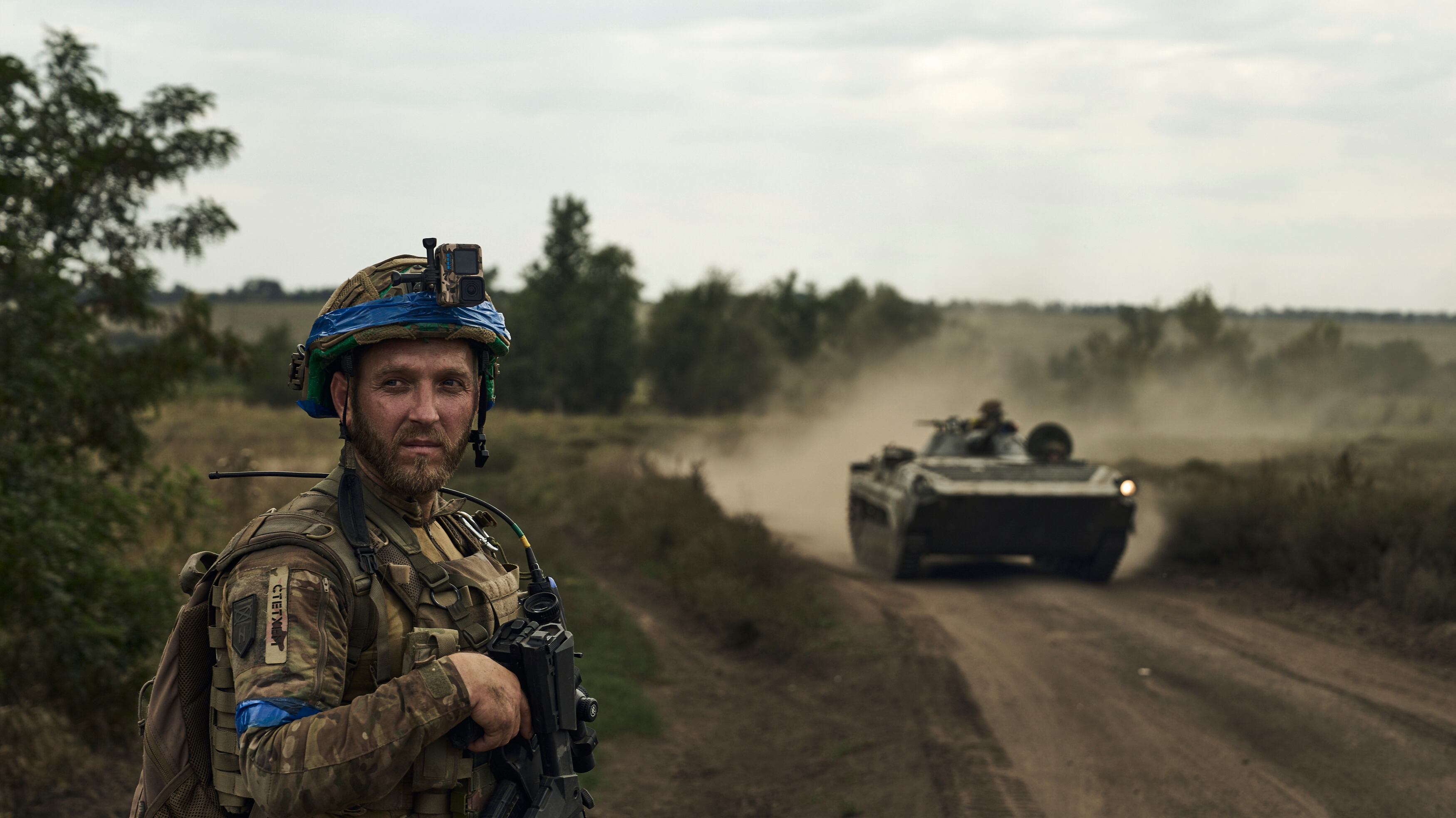 Le bombe russe su Kharkiv Biden: "Putin è un macellaio"