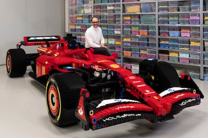 Lego presenta il nuovo set Lego Technic Ferrari SF-24 8