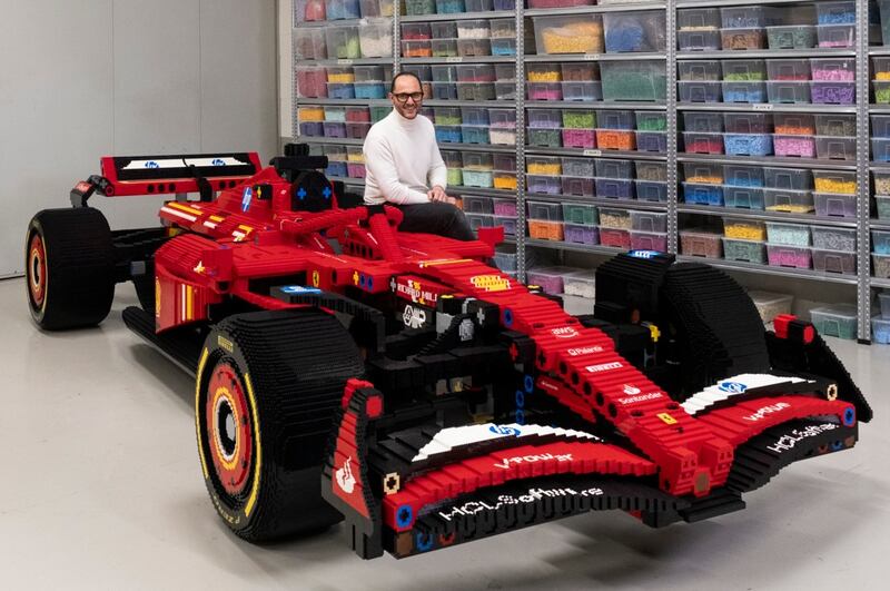 Lego presenta il nuovo set Lego Technic Ferrari SF-24 8