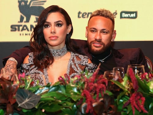 Neymar padre per la quarta volta. La gioia sui social: "Sto impazzendo". Chi è la moglie Bruna Biancardi