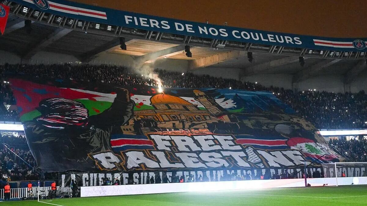 Uefa, figli e figliastri: lo striscione pro Palestina va bene, quello pro Catalogna no
