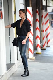Claudia Galanti sexy per le vie di Milano 18