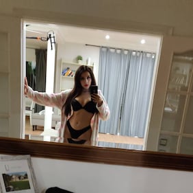 Valentina Nappi in lingerie rossa sui social 3