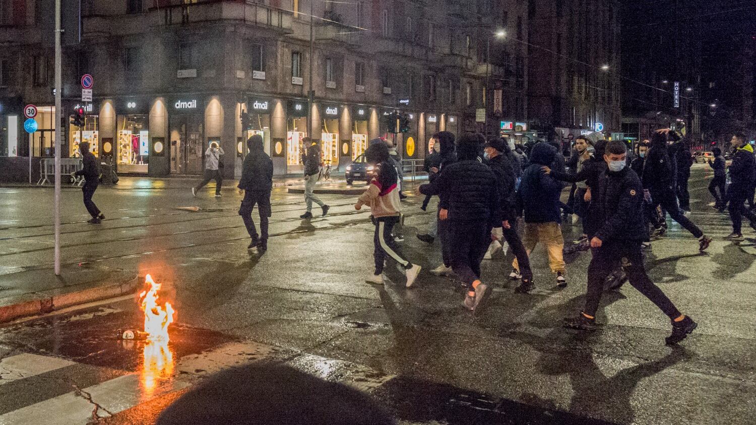 Guerriglia di Milano: la mano degli anarchici