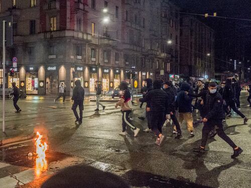 Guerriglia di Milano: la mano degli anarchici
