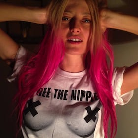 E sui social parte la campagna per il topless libero 15