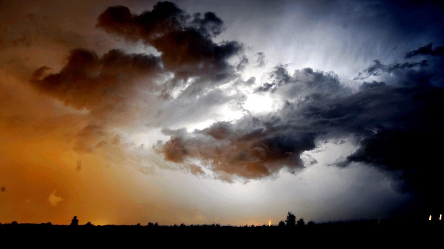 Meteo, ecco il mangia inverno Temperature stravolte
