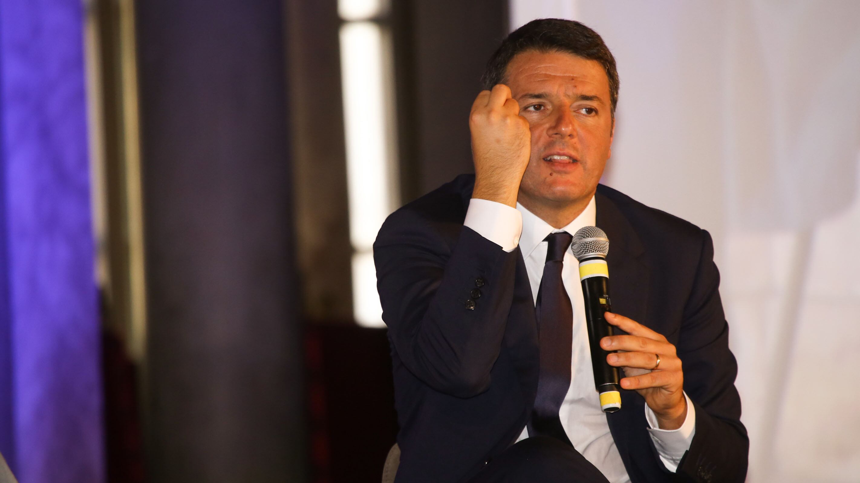 Renzi sfida l'Ue: "Terremoto e migranti fuori dal patto di Stabilità"