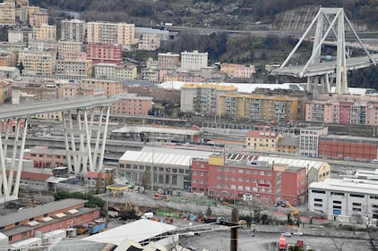 Crollo del Ponte Morandi 2