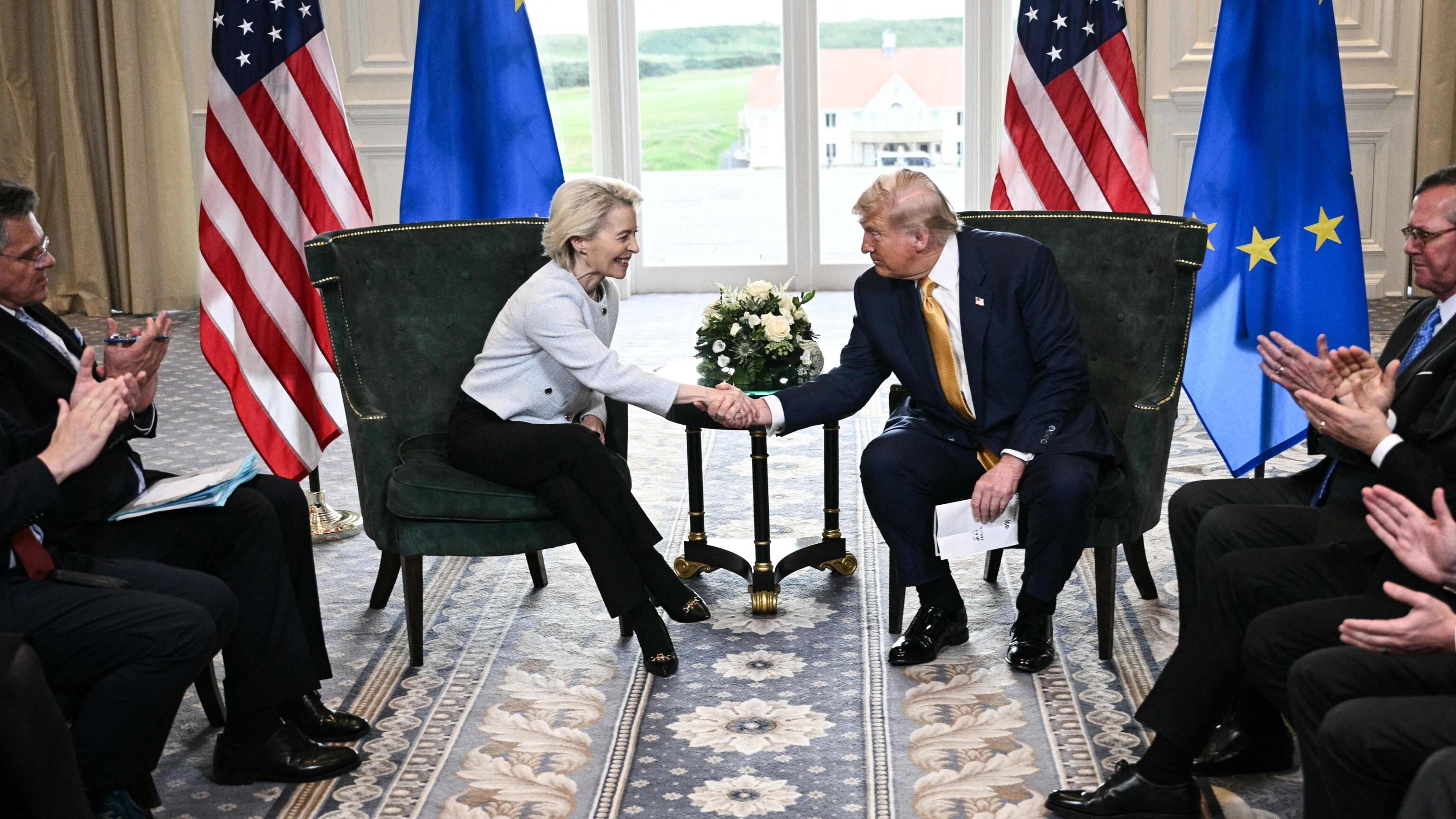 Dazi, c’è l’accordo tra Usa e Ue: tariffe al 15%. Trump: "Porterà unità"