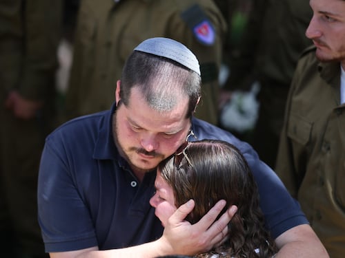 Drappi, odio e bugie che aiutano Hamas