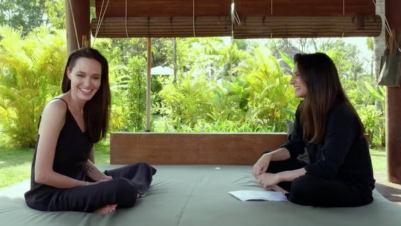 Angelina Jolie, immagini della sexy attrice 9