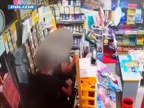 Tabaccaio rapinato sei volte in un mese dallo stesso uomo