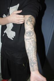 Justin Bieber, le foto dei tatuaggi in centrale 11