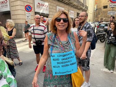 Uomini vestiti da cani, utero in affitto e maternità surrogata. Ecco il Gay Pride di Palermo 12