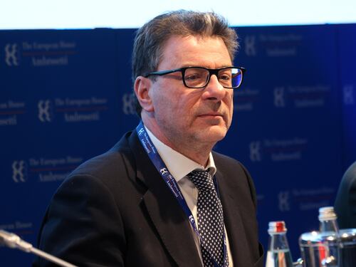 "Rivedremo il Pil al rialzo" Giorgetti scalda i poteri forti