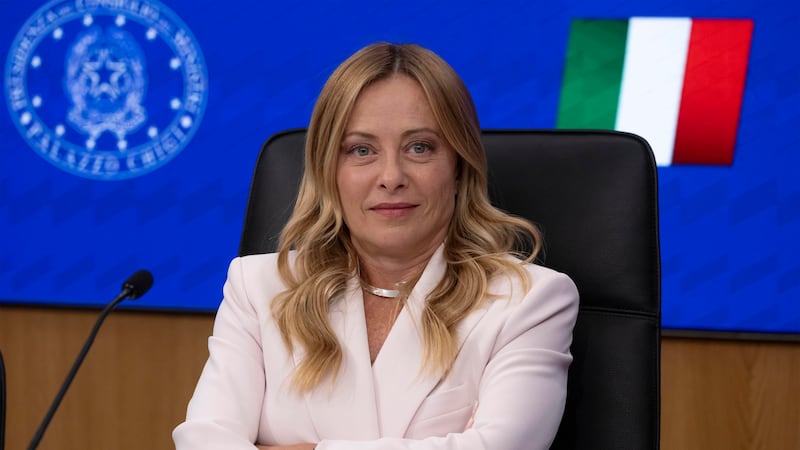 Meloni, mossa anti-Vannacci. Il vocale “Io sono Giorgia” diventa un marchio