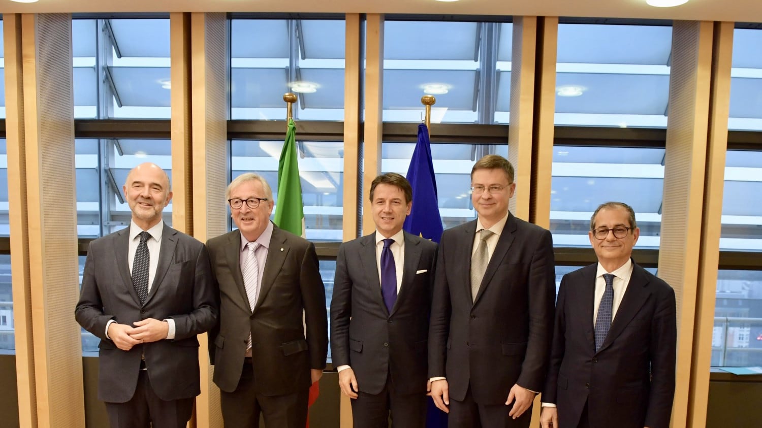 Manovra, Conte chiama Dombrovskis e Moscovici