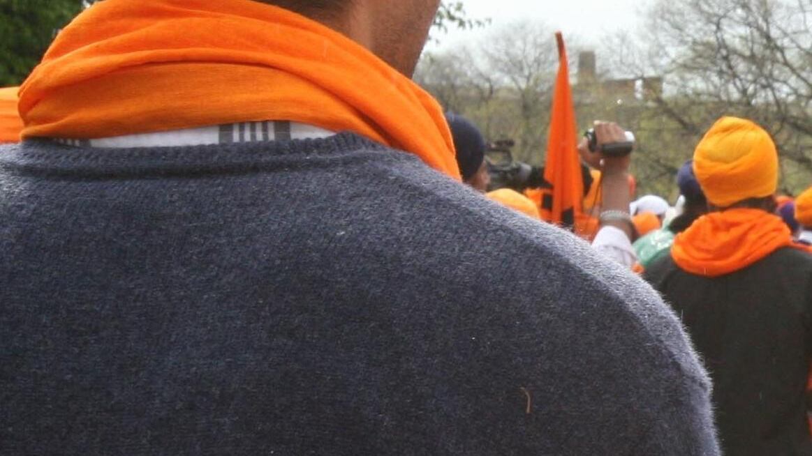 Vuol giocare col turbante: cestista espulso, la squadra si ritira