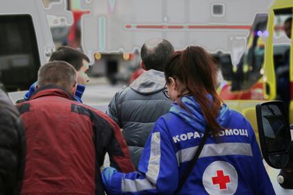 Soccorsi dopo l'esplosione in metro a S. Pietroburgo 8