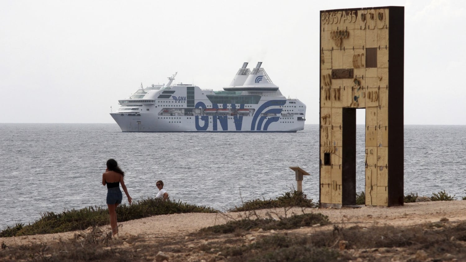 Bari, in arrivo da Lampedusa nave quarantena con 800 migranti