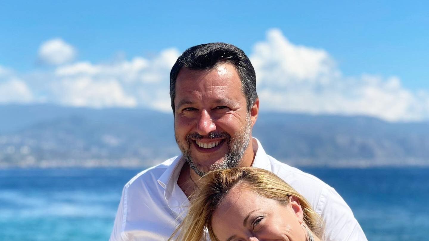 Salvini e Meloni, abbraccio di pace dopo gli attriti. "Uniti si vince"