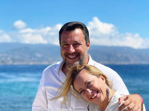 Salvini e Meloni, abbraccio di pace dopo gli attriti. "Uniti si vince"