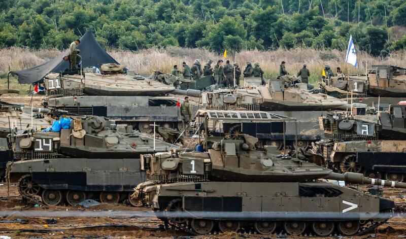Soldati israeliani si esercitano in una località militare segreta al confine con Gaza.