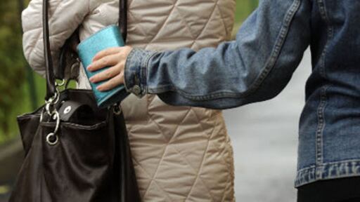"Guadagno fino a 8mila euro al mese": il racconto di un borseggiatore di Napoli