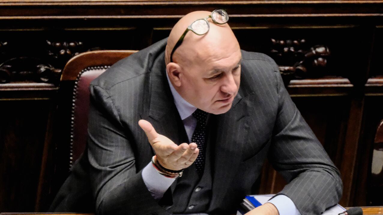 "Lo scopro ora". Crosetto spiazzato: cos'è successo al ministero