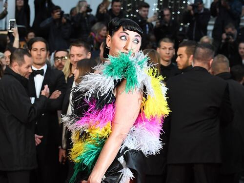 A Cannes è un'esplosione di colori
