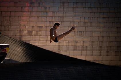 I tuffi mozzafiato della Red Bull Cliff Diving World Series 9