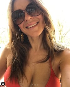 Elizabeth Hurley hot in bikini 6