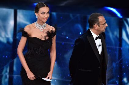 Sanremo 2016: gli abiti della prima serata 34