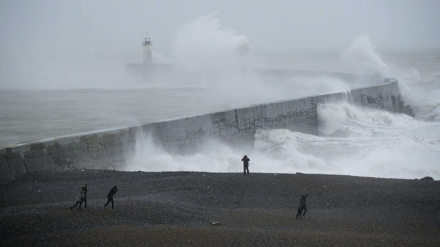 La tempesta Ciara arriva sull'Italia, raffiche di 100 Km/h