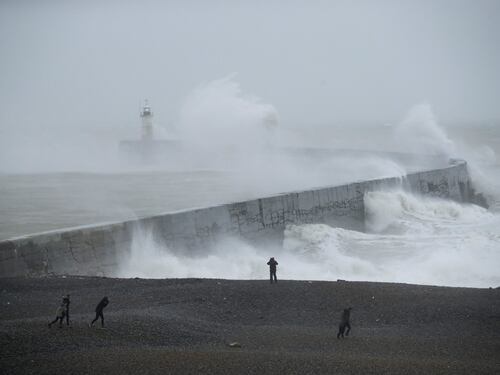La tempesta Ciara arriva sull'Italia, raffiche di 100 Km/h