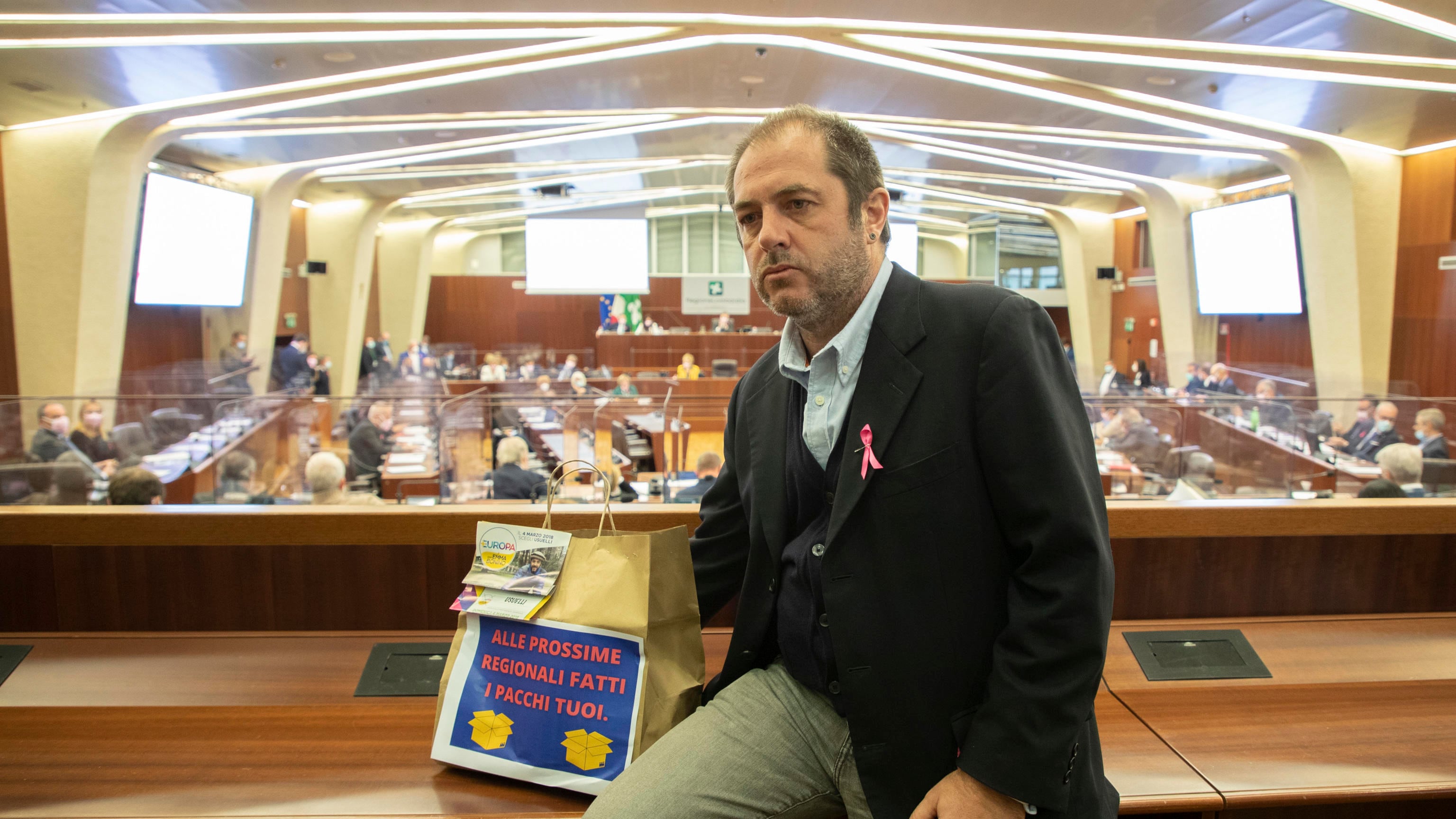 "Fallo per me...". Il candidato di Majorino cerca voti sulla chat gay