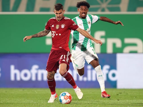 Calciatore del Bayern in galera, il vomito di balena e Meloni: quindi, oggi...