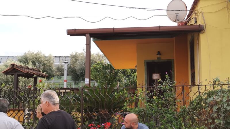 Coppia trovata morta nel Napoletano: i carabinieri sul posto 8