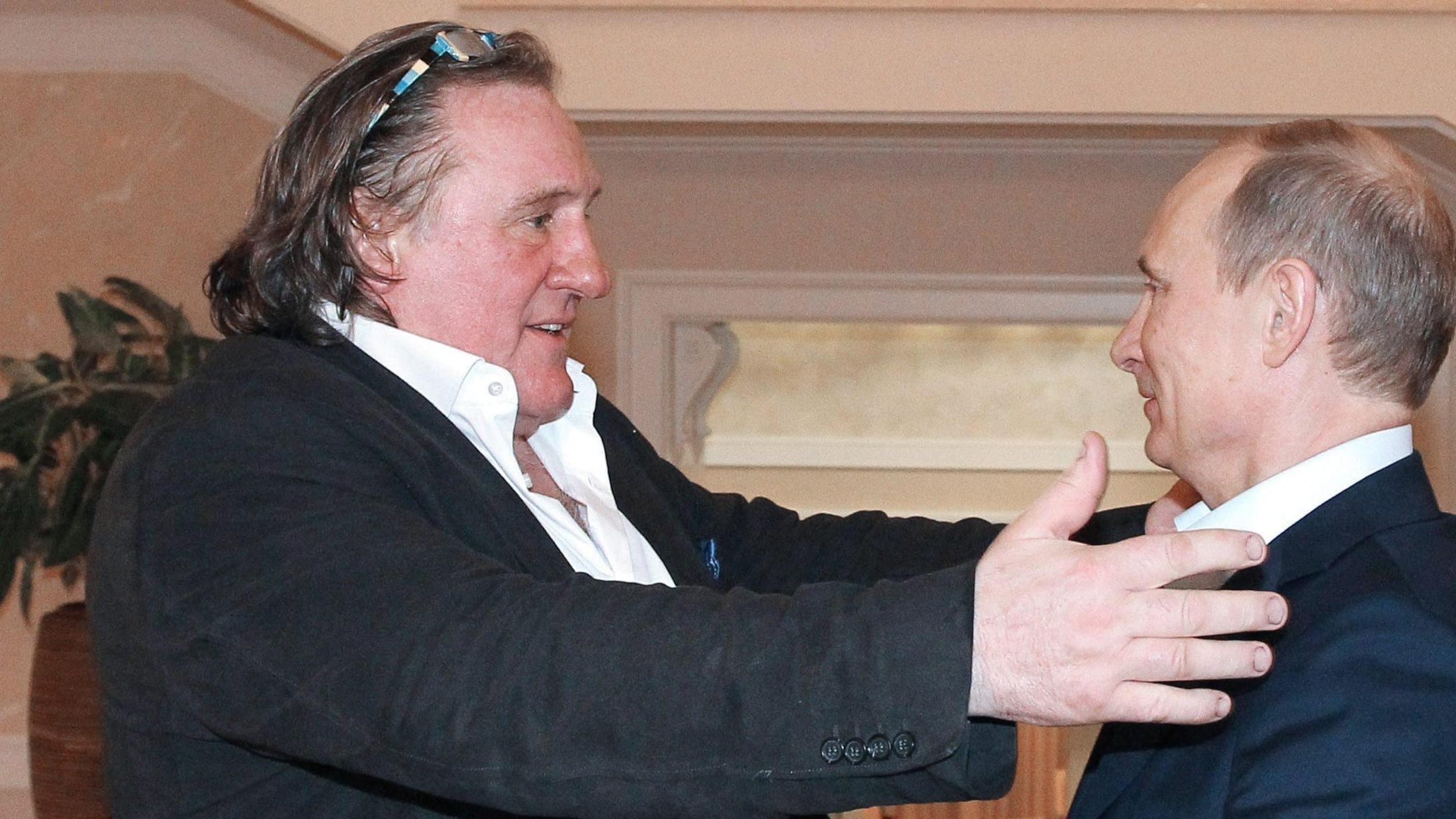 Il clan russo che manovra Depardieu