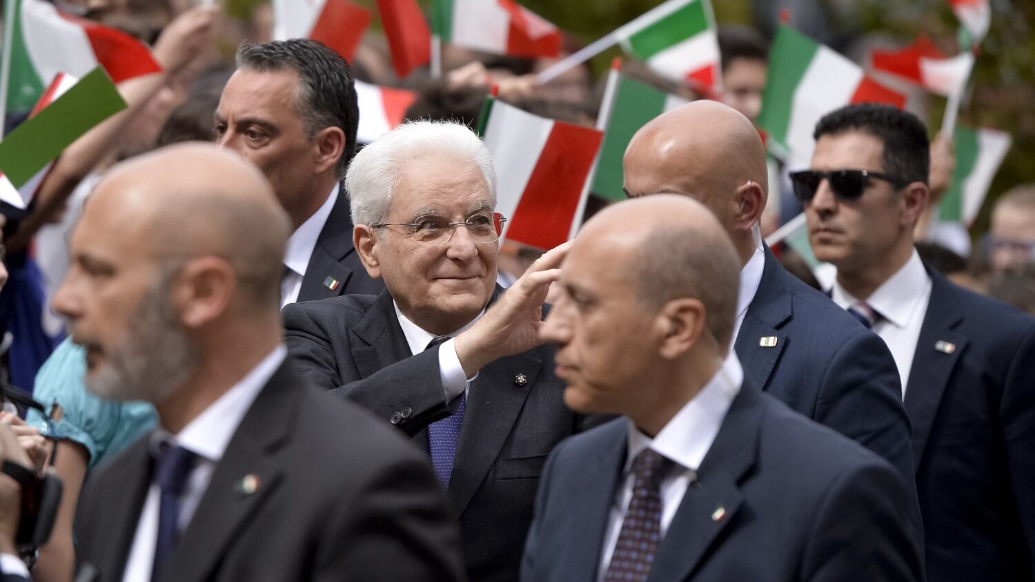 Migranti, Mattarella: "Si può garantire legalità e accoglienza"