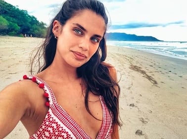 Sara Sampaio, l'angelo sexy in costume 7
