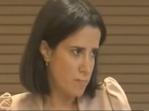 Puglia, l'accordo tra M5S e Pd fa piangere la consigliera regionale
