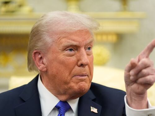 "Obbligato a fare causa". Trump prosegue la campagna contro la Bbc